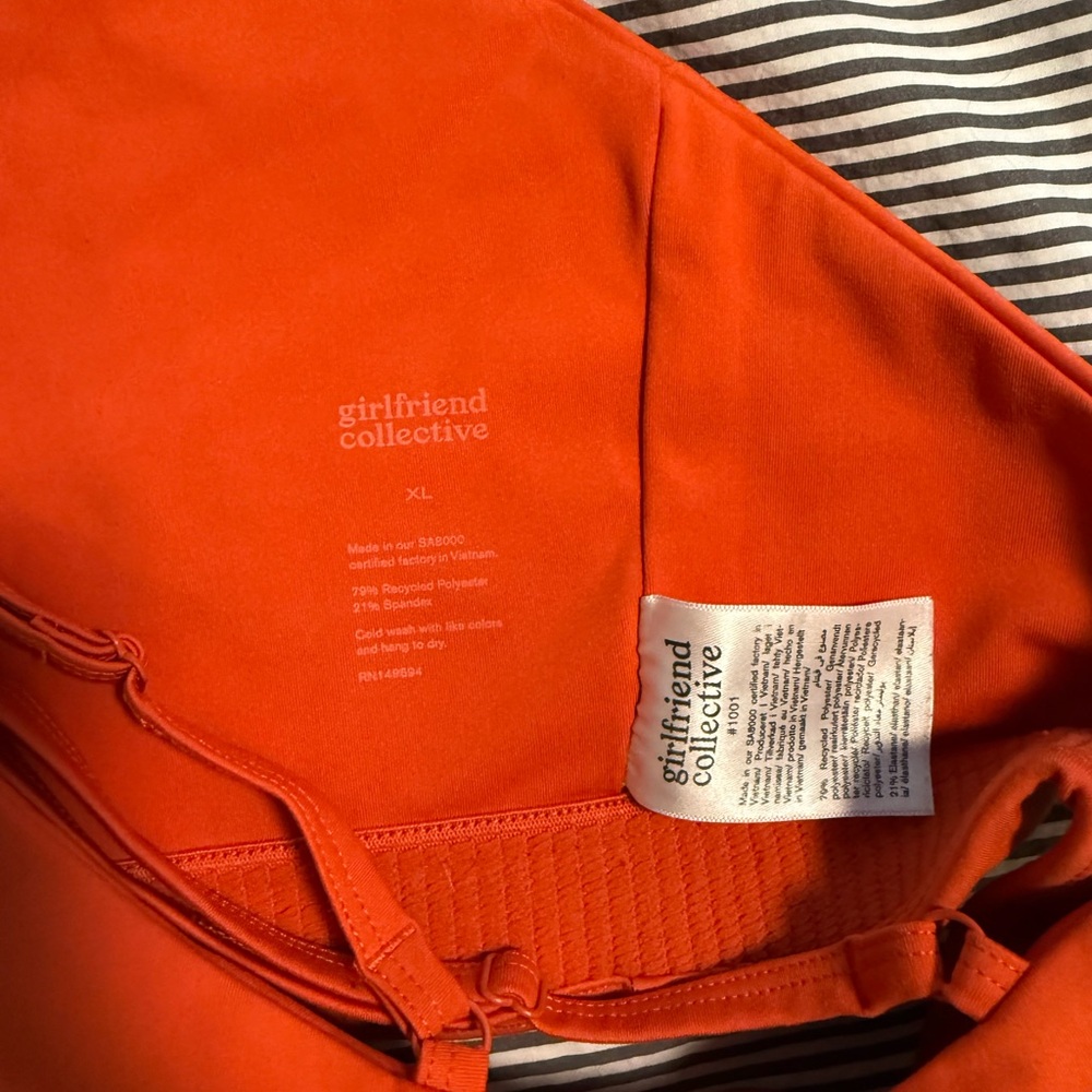 Girlfriend Collective halter bra - Picture 3 of 3